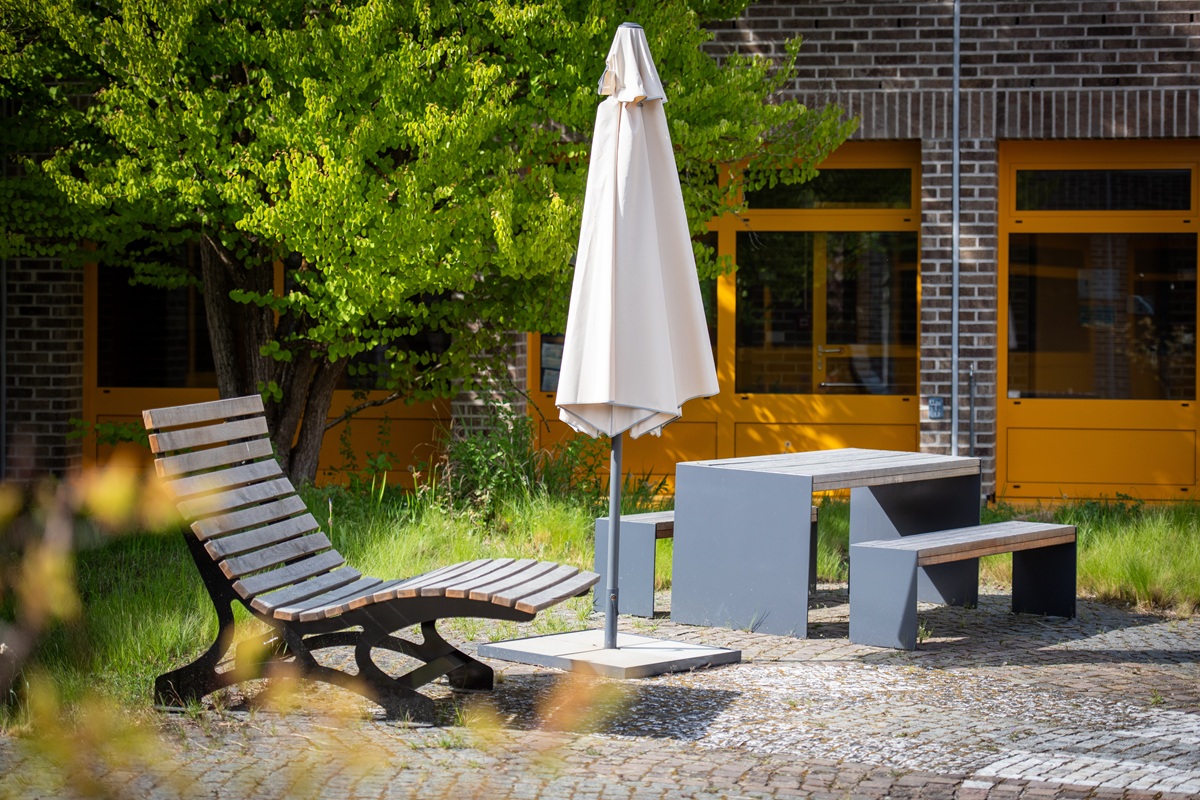 Waldsofa im Innenhof