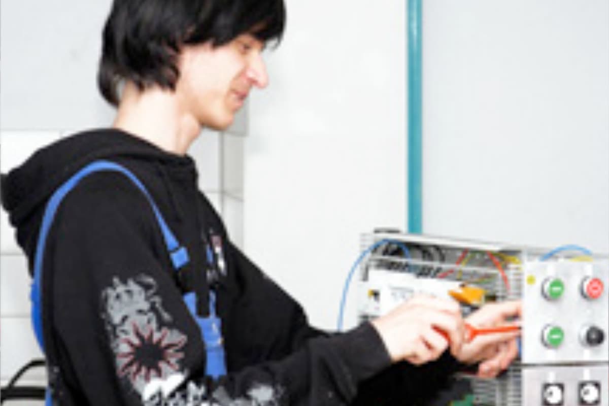 Fachpraktiker Industrieelektrik