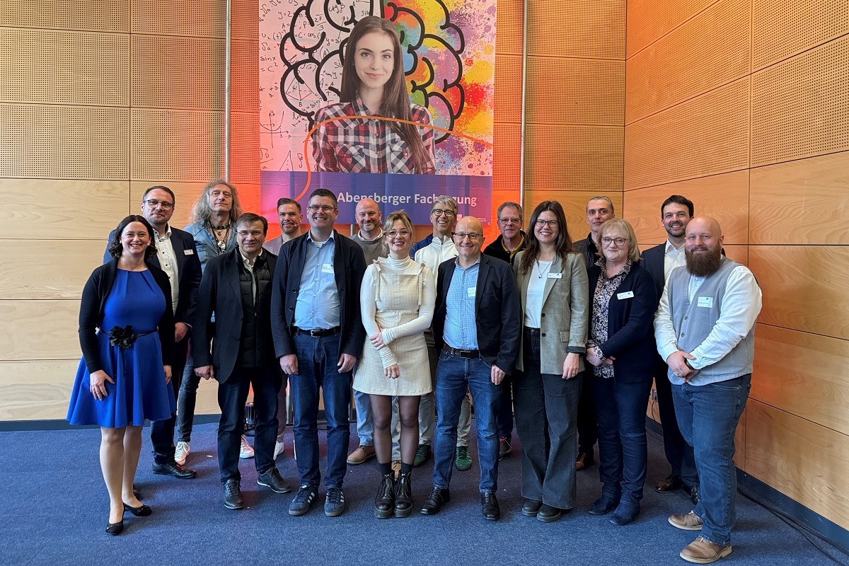 Gruppenfoto aller Referenten und Moderatoren